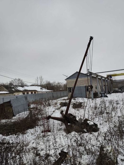 будівельний кран піонер