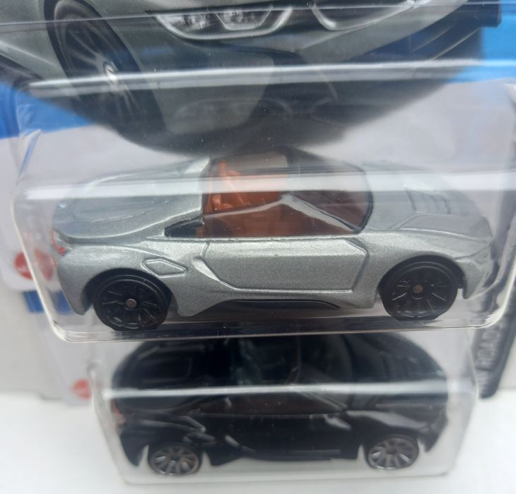 Conj 2 hot wheels Bmw i8 Roadster