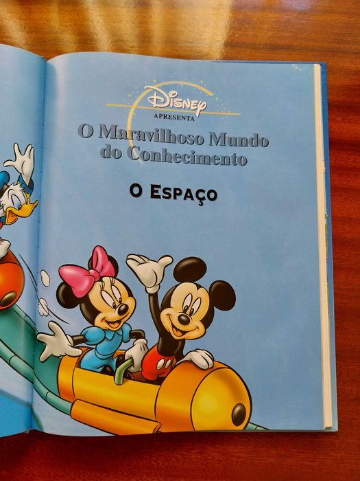 O Espaço, livro didático com personagens da Disney, muito bom estado,
