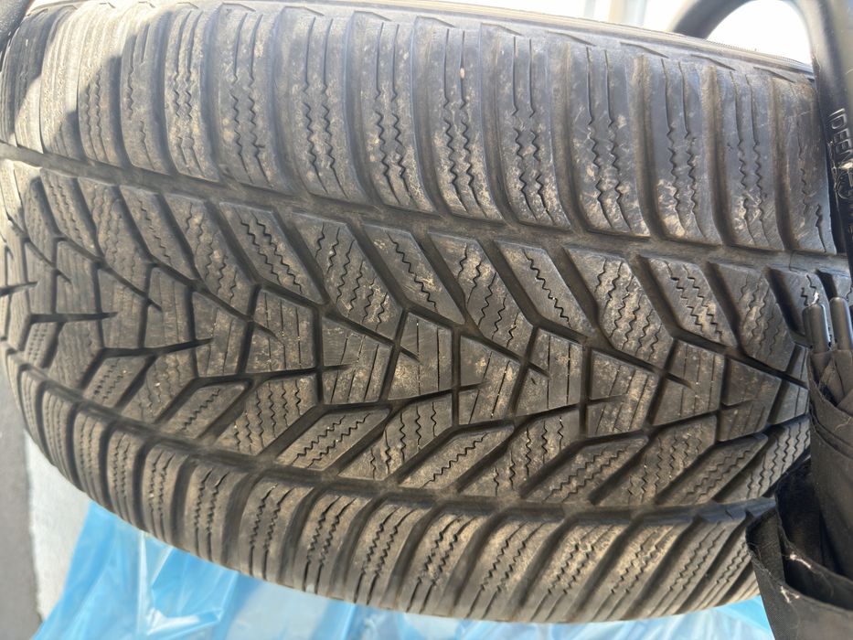 Opony zimowe hankok 245/40R19 98V w dobrym stanie