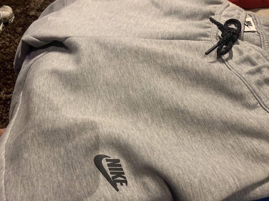 Calcas nike tech fleece (tamanho L)
