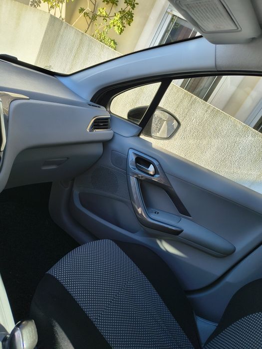 Peugeot 208 1.2 gasolina