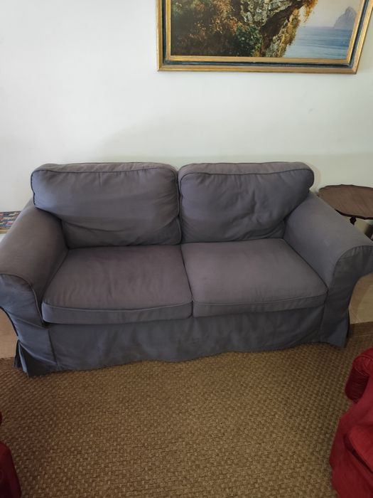 Sofá Ikea dois lugares muito bem conservado.