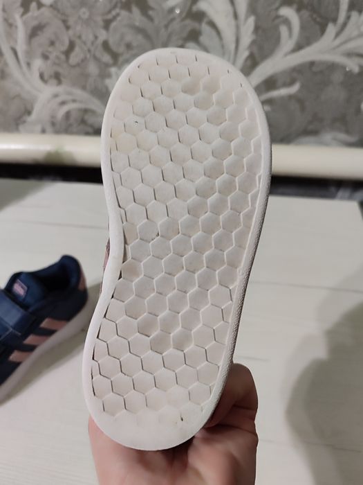Кросівки Adidas, 25