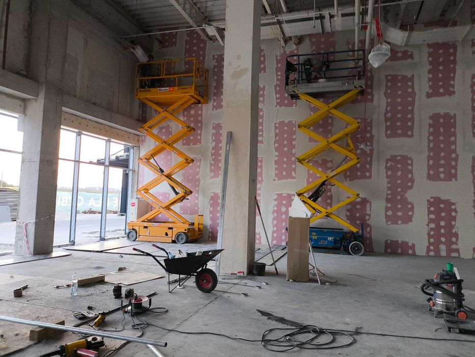 Remonty. Armstrong. Montaż suchej zabudowy, karton gipsu.