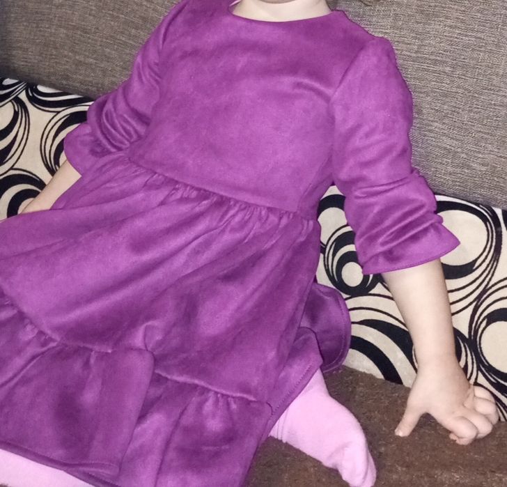 Нарядне плаття на дівчинку 3 роки  (98 см) стан нового