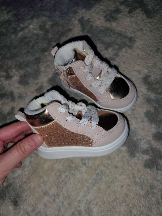 Дитяче взуття дитячий світ