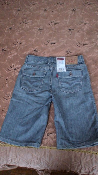 Фирменные шорты Levis для мальчика 12 - 14 лет.