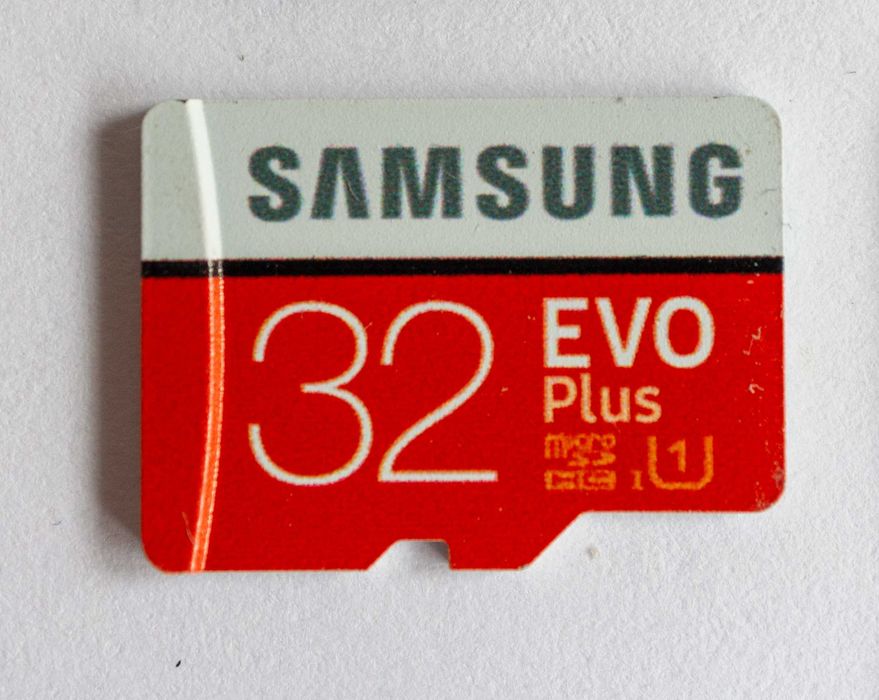 Карти пам'яті SanDisk Extreme PLUS 128GB (A2) V30 4K, 32GB, 8GB