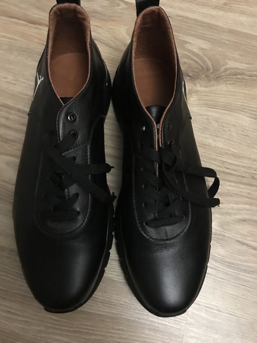 Кросівки 44 розмір 29 см