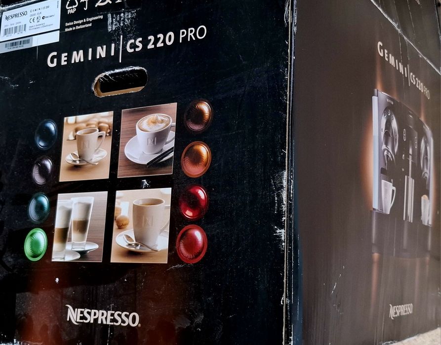 Máquina Nespresso Gemini CS 220 Pro - Como Nova + 200 Cápsulas