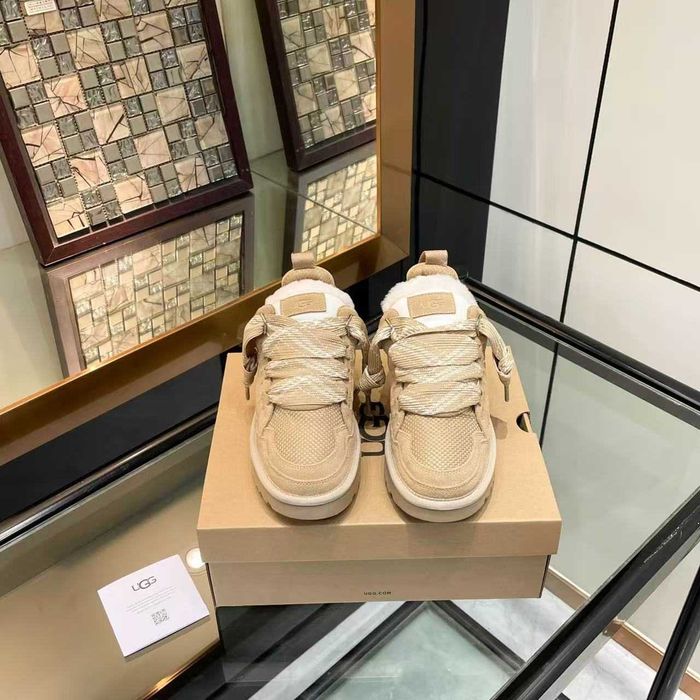 UGG Lowmel r. 37