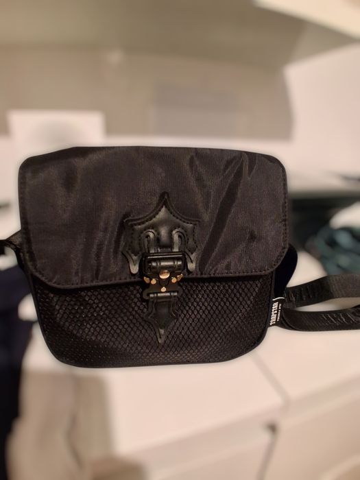 Trapstar Black Shoulder Bag | Drill, swag, drip, streetwear.