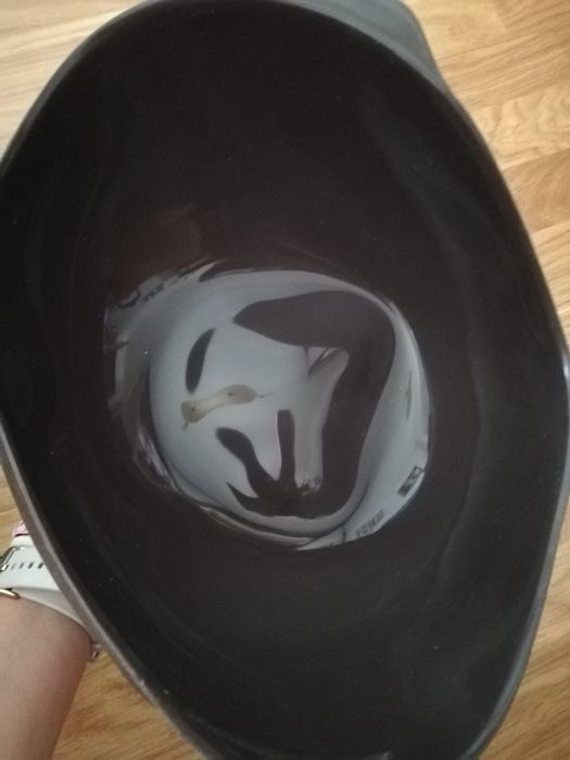 Molde de silicone castanho para fazer pão no forno