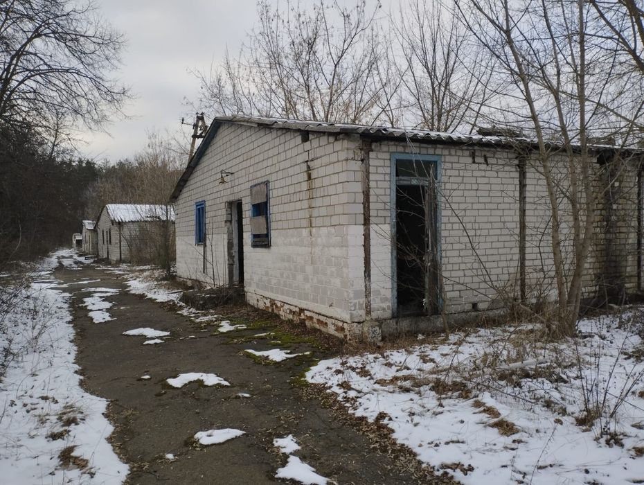 Продам майновий комплекс – 5 капітальних будівель