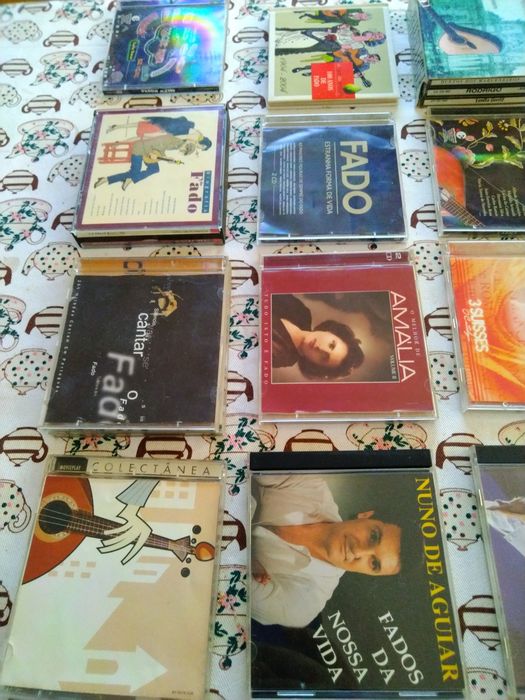 Cd's de fado antigos.
