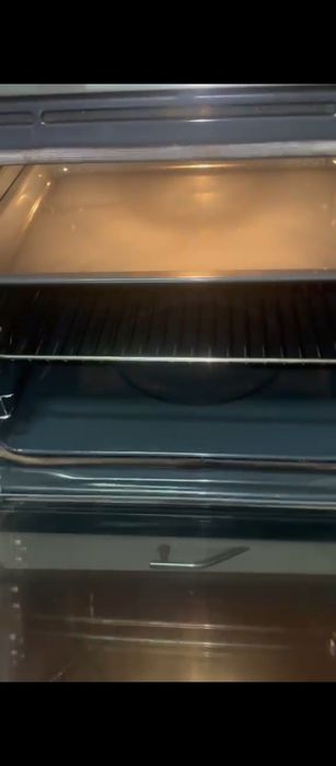 Forno AEG com sistema de limpeza