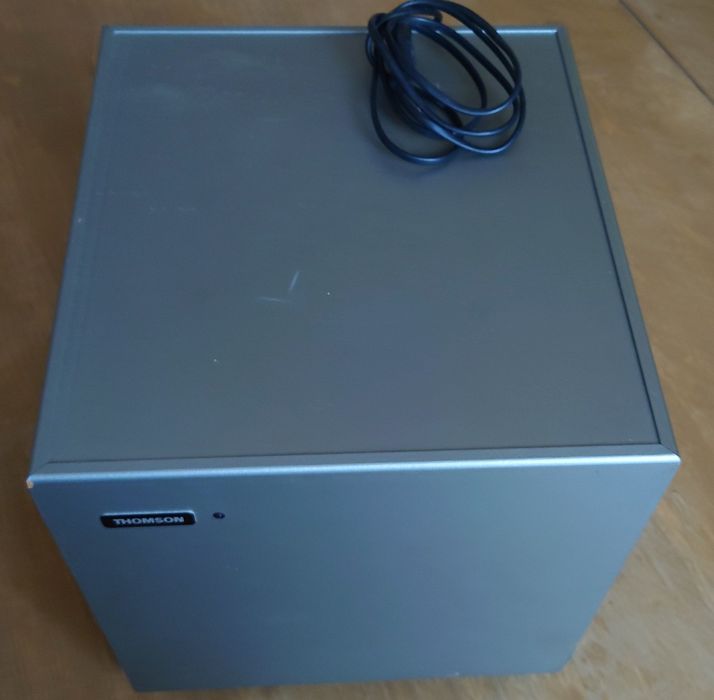 Subwoofer Jamo e4sub1