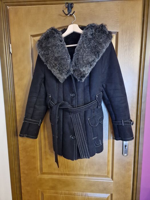 Czarne futro z kapturem L