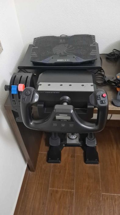 Logitech Pro Flight Rudder Pedals, Pedais simulador voo