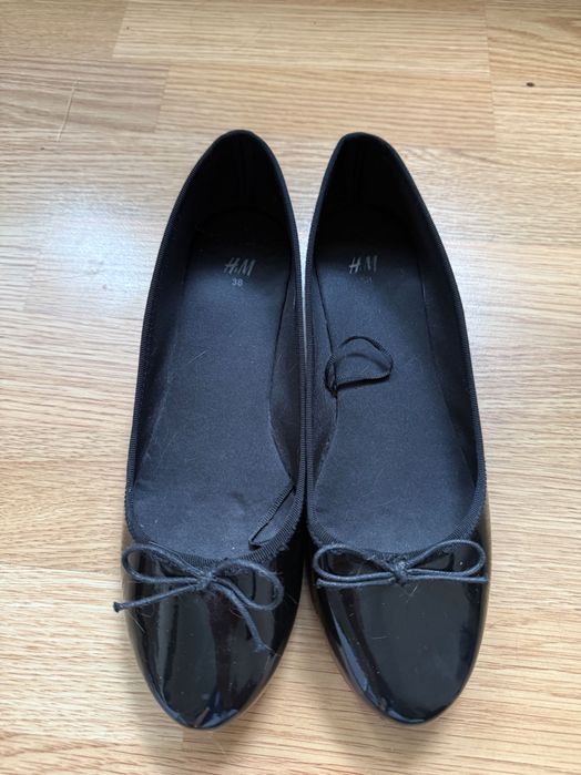 Baleriny czarne lakierki H&M 38