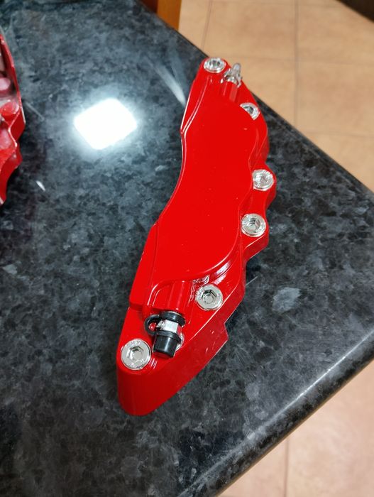 Capas travoes em metal