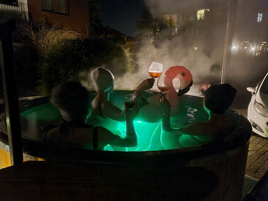 Mobilna balia z jacuzzi wynajem i mobilna sauna
