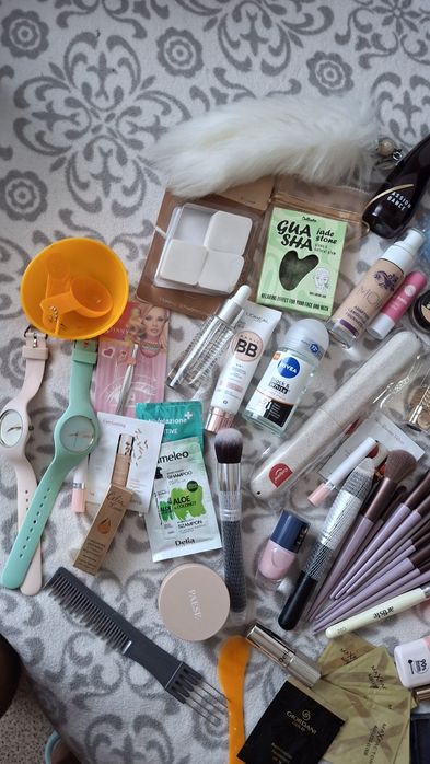 Zestaw kosmetyków damskich