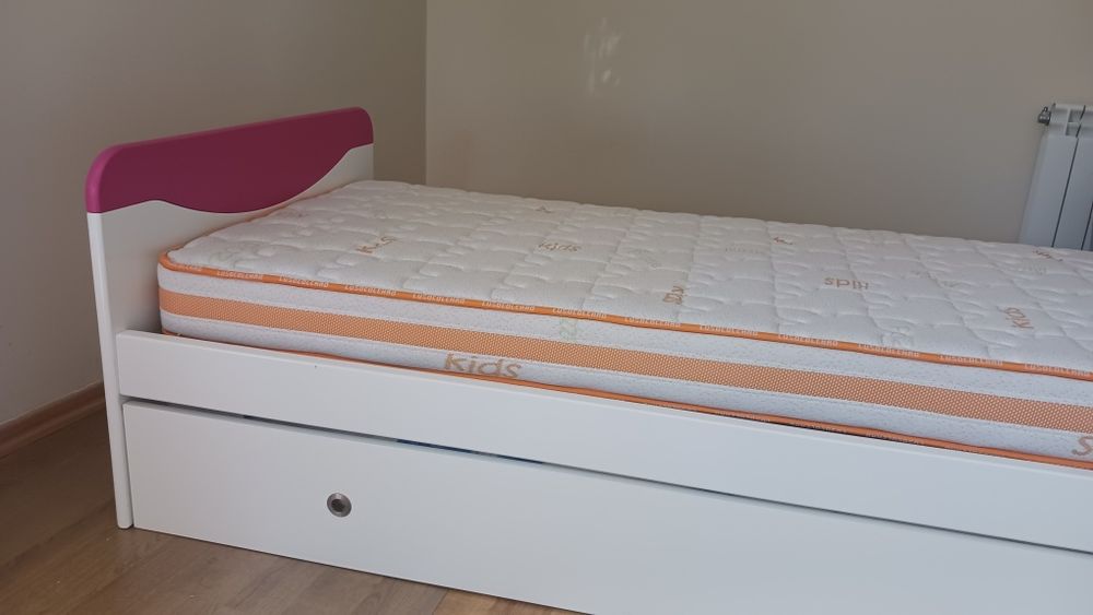 Cama dupla de gaveta