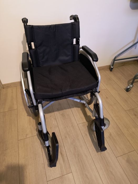 Wózek inwalidzki lekki