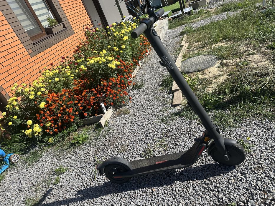 Електоро самокат ninebot kick scooter