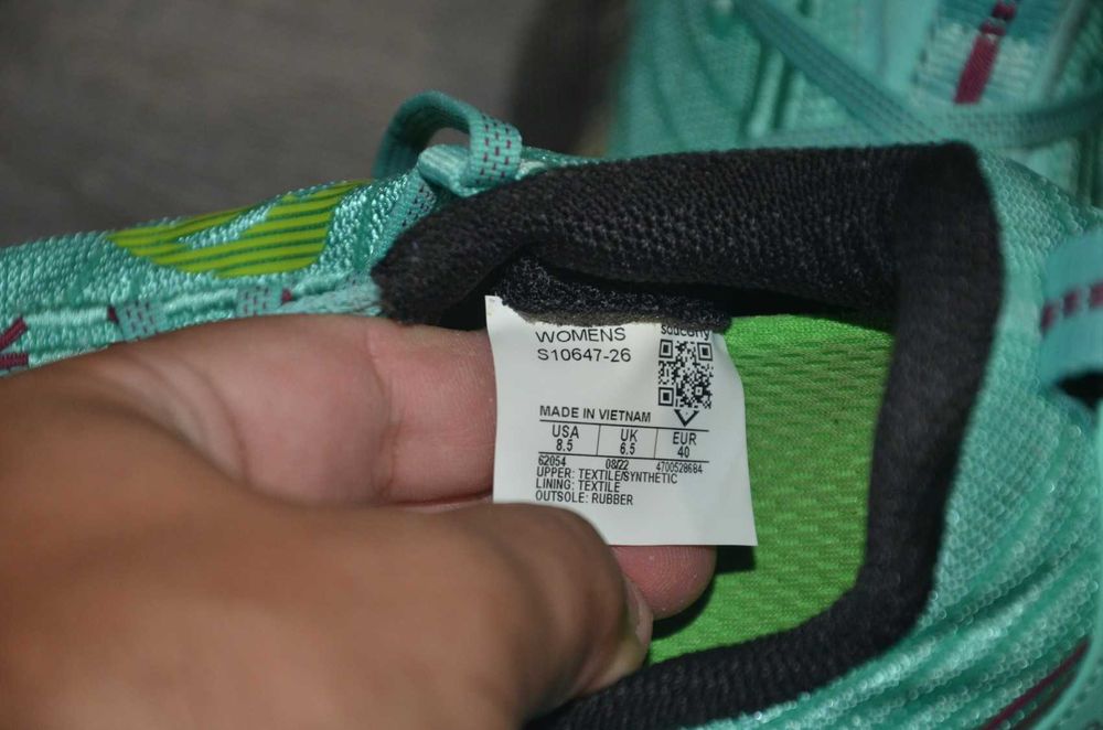 Продам кросівки Фірма Saucony Endorphin Trail.