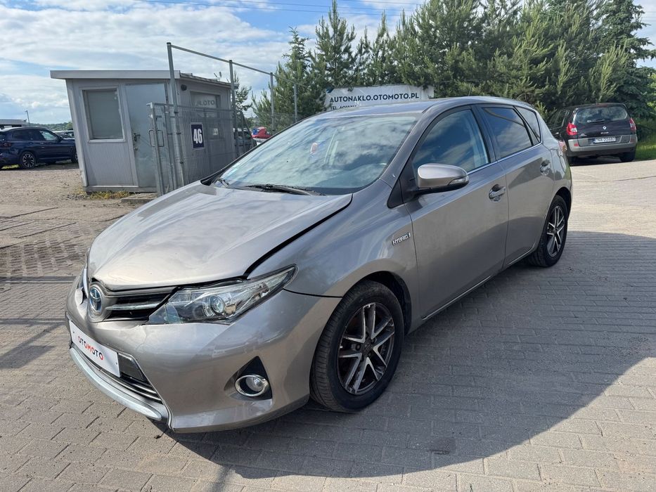 Toyota Auris 1.8 HSD Hybrid 2014r/ navi/ kamera