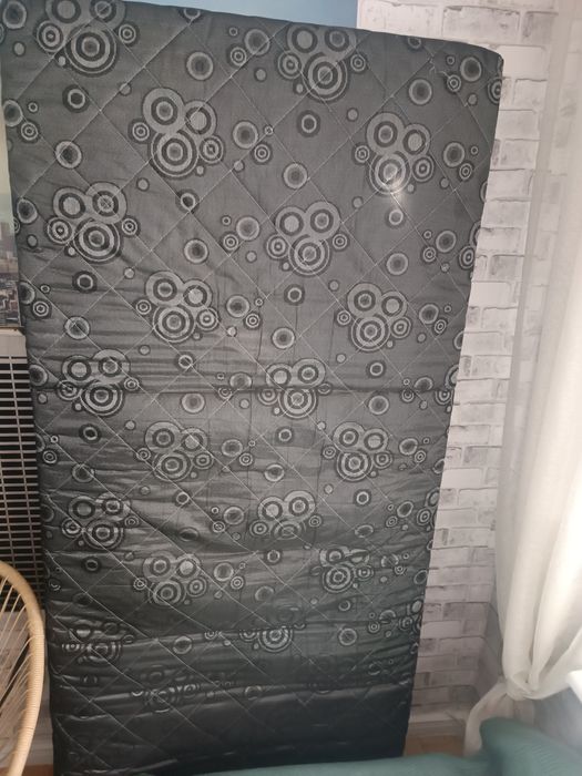 Materac 200x900 jak nowy