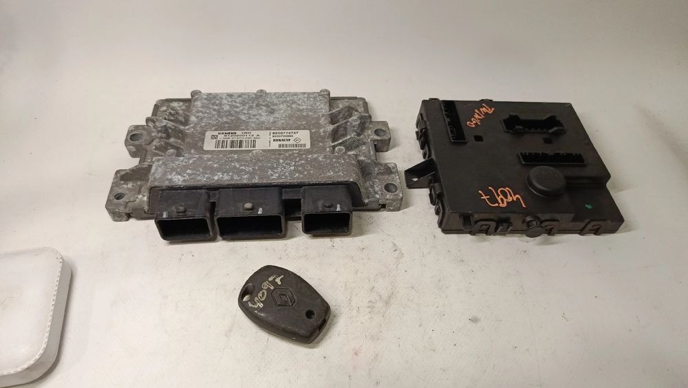 Centralina motor / ECU RENAULT Twingo II (CN0_)