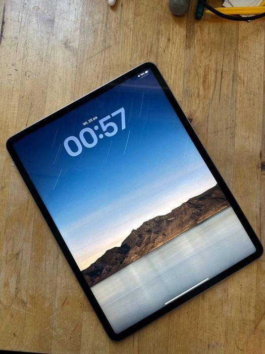 iPad Pro 12.9 M2/6gen 128GB (8GB RAM) | Stan Bardzo Dobry | Bateria 89% + Etui