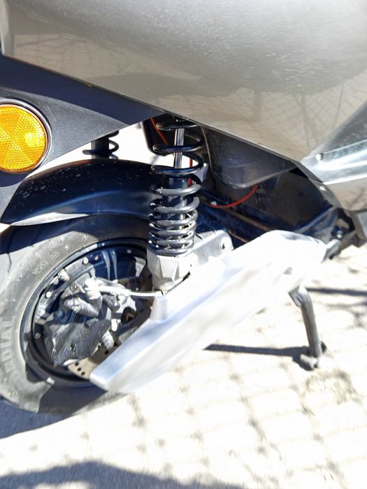 Скутер Електро скутер