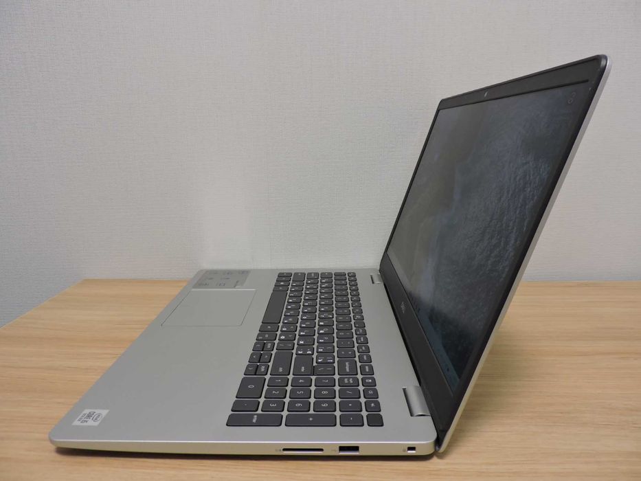 Dell Inspiron/15.6” FHD IPS/i5 1035G1/16GB/SSD 256/UHD