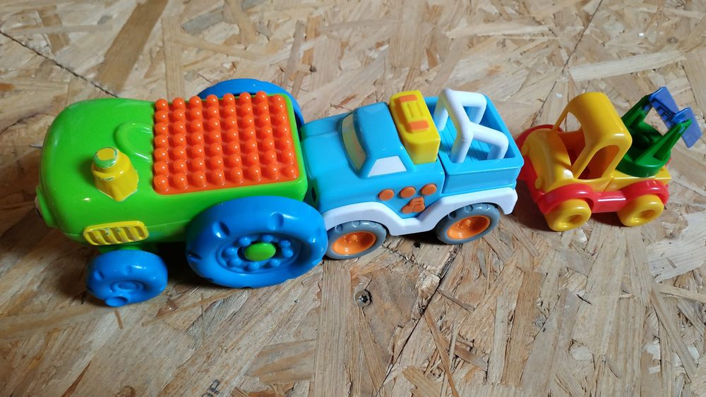 Samochodziki zabawki plastikowe