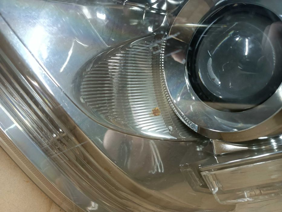 Suzuki Grand Vitara lampa przód lewa