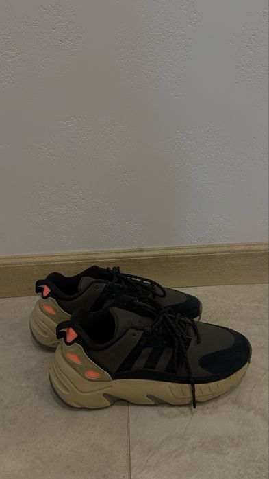 Кросовкі жіночі adidas