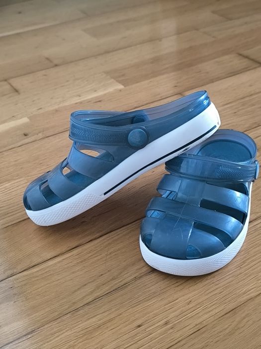 Sandálias Crocs Igor tamanho 29