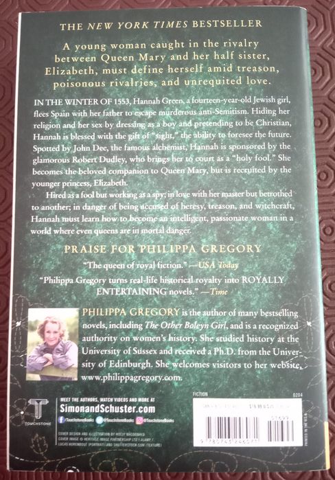 Livro "The Queen's Foll"