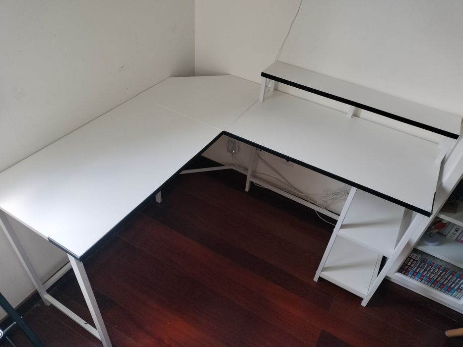 Secretária de canto