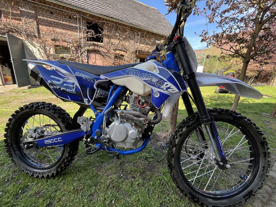 cross tornado 250cc