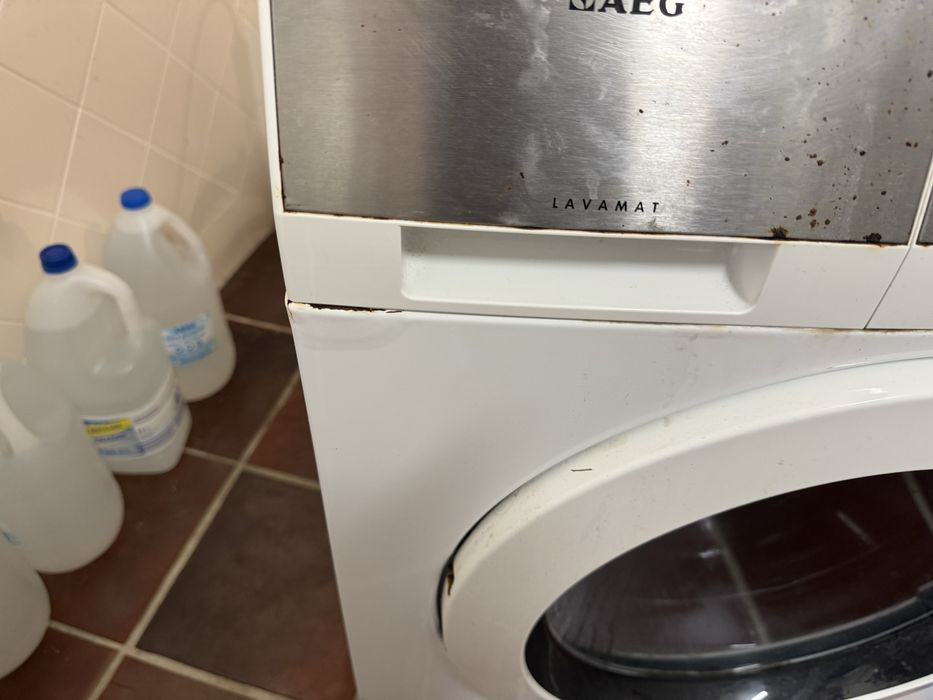 Maquina lavar roupa AEG branca de 9 kg usada