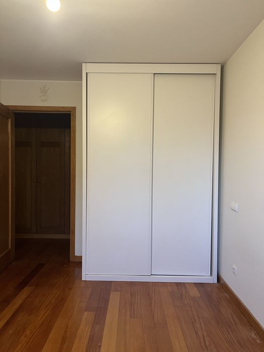 Armário de quarto branco