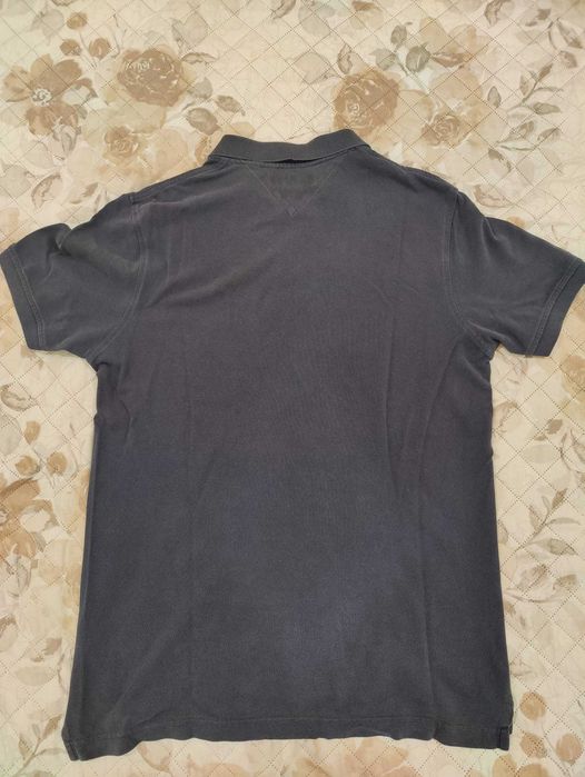 Polo Tommy Hilfiger tam. L em com estado