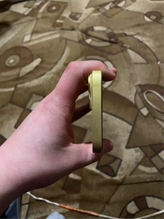 Продам  айфон 14/128 ідеал