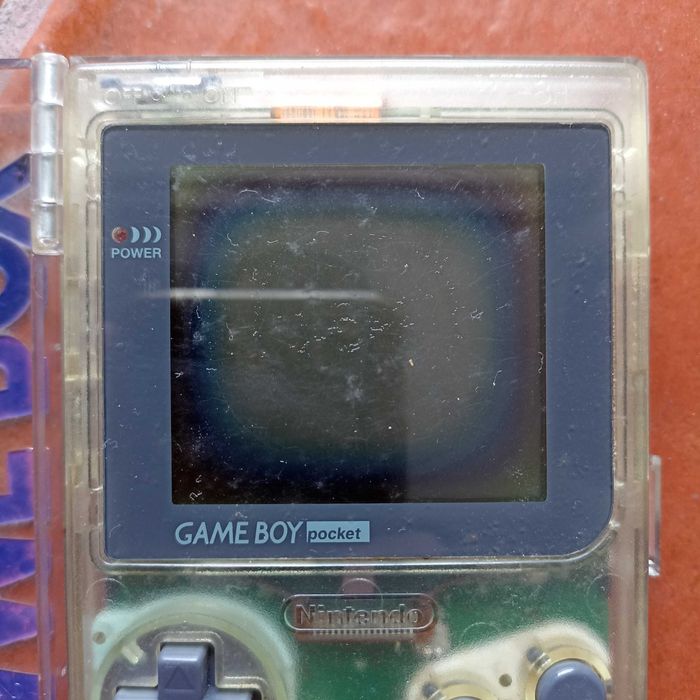 Game Boy Pocket Transparente com Caixa Original (DEFEITO)